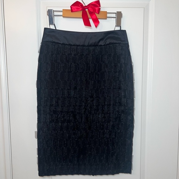 Hugo Boss Dresses & Skirts - Hugo Boss Black Textured Pencil Skirt
